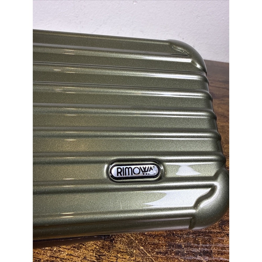 Rimowa × EVA Air First Class Amenity Hardcase Light Green Travel Toiletry Case - Picture 2 of 11
